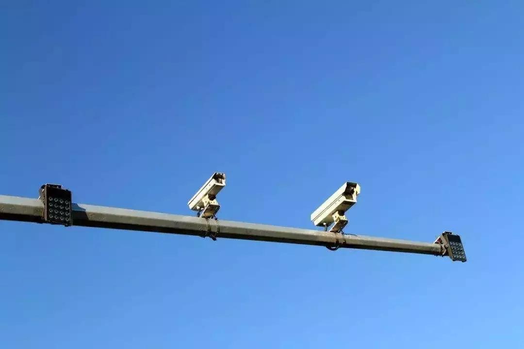 广州新增
/广州新增电子警察启用 广州新增
/广州新增电子警察启用