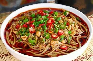 赤峰有什么特色美食（内蒙古赤峰有什么好玩的地方值得推荐）