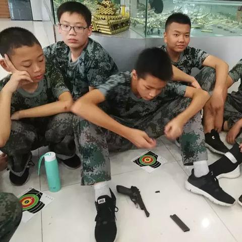 济南市华山二中多少人一个班
