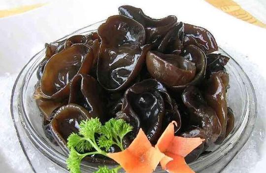 5种很火的黑色食物，越黑被认为越好吃，图4被国外列为黑名单！