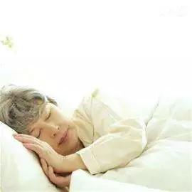 腰肌劳损严重的人睡什么床比较合适 腰肌劳损严重的人睡什么床比较合适