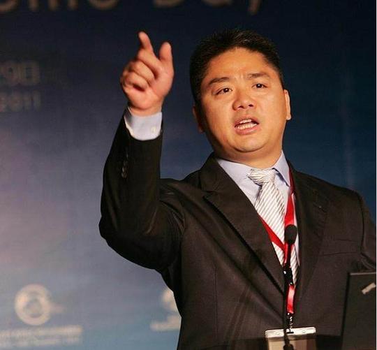 王思聪调侃刘强东“价格没谈拢”后罕见删除网友：被你爸骂了？