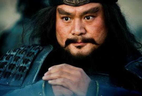关羽的年龄比刘备还大，为何甘愿拜刘备当大哥？
