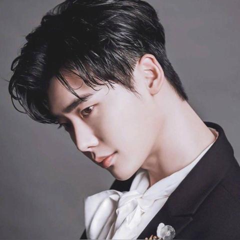 韩式欧巴头足球运动员的长尾关键词有什么