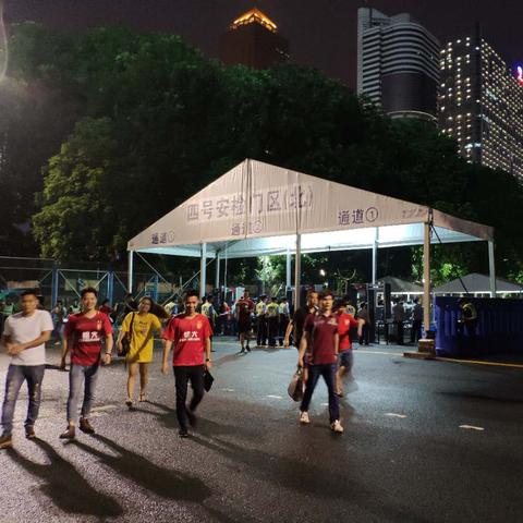 足球绕球怎么做