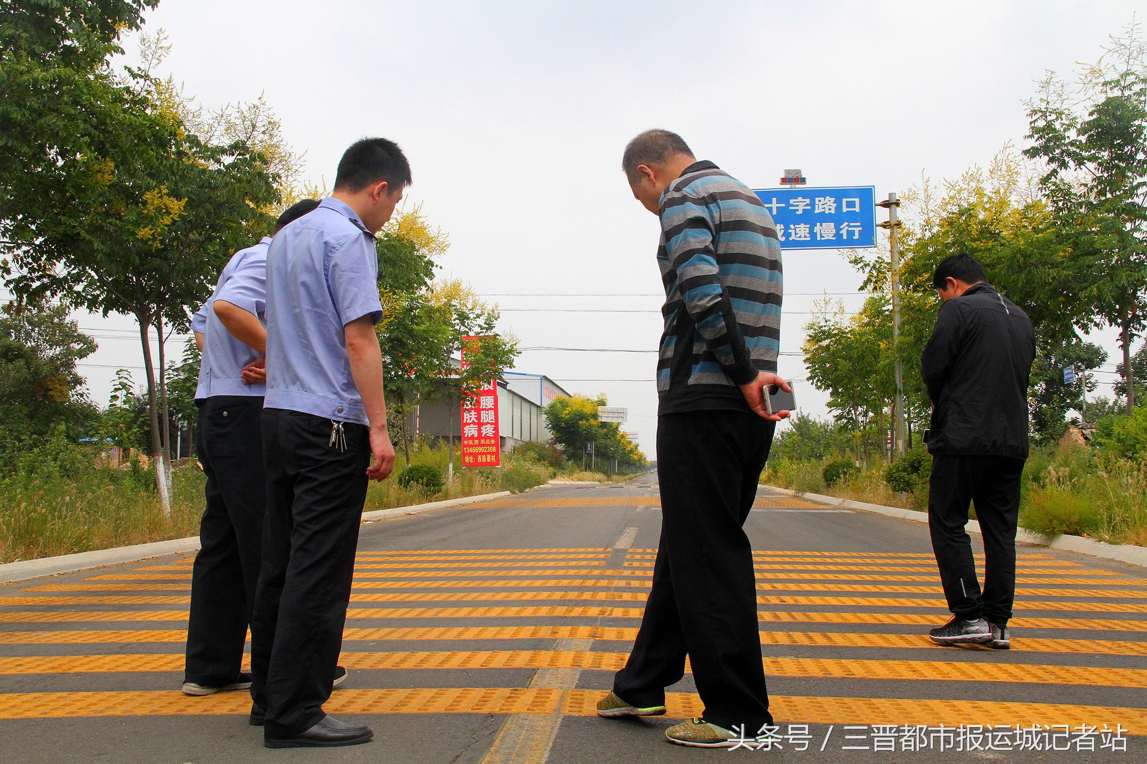 人行道路口警示灯对应人行横道也是绿灯