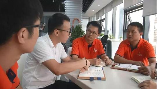 80后与90后的小卖柜合伙创业经，新零售小白如何玩转无人零售！