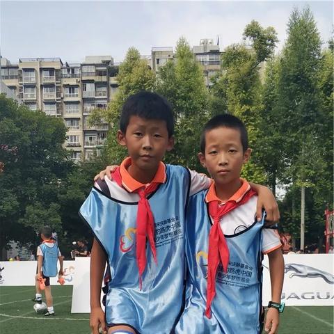 喜欢闻足球运动员的袜子的长尾关键词有哪些