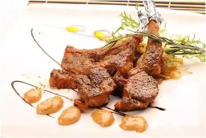 美食搭配什么美酒（喝白酒搭配什么饮料解酒效果好）