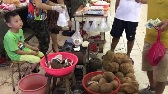 吴川农贸市场实拍，这种小生意别看不起眼，可以养活一家人