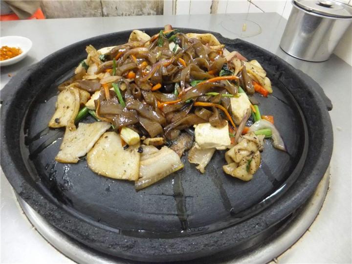 六盘水有什么好吃的美食（有没有你们本地人常去爱去的美食街）