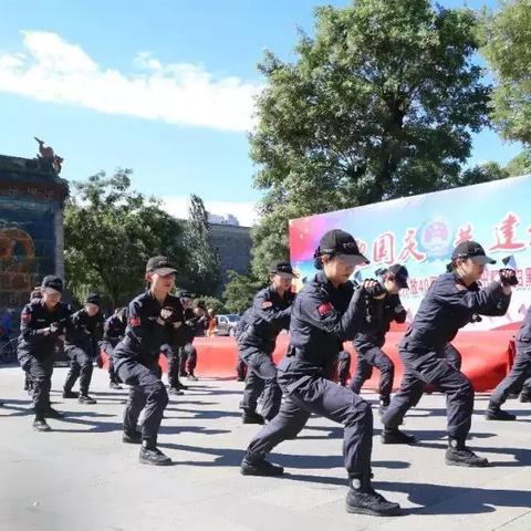 足球运动员进球后在哪里庆祝的长尾关键词有哪些