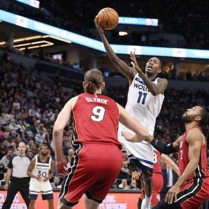 后卫足球怎么买球员