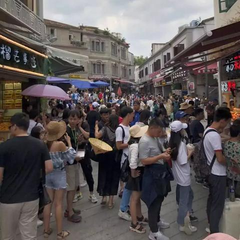 厦门市图书馆几点开门？