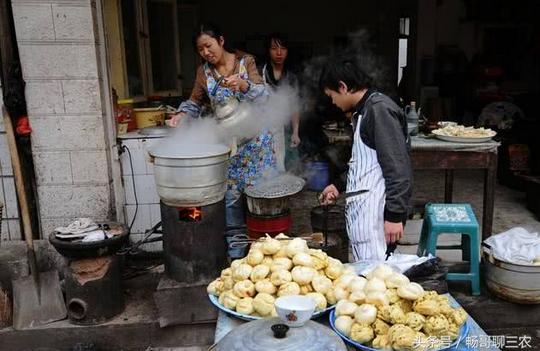 农村早点摊“月入过万”，现场考查，摊主爆出惊人内幕