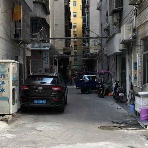 深圳哪个区离宝安区最远？