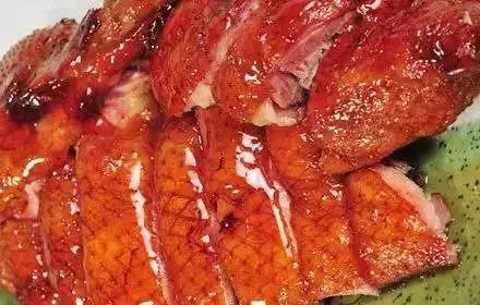 放假回家做什么美食（为打发时间纷纷学做凉皮麻花自己理发等）