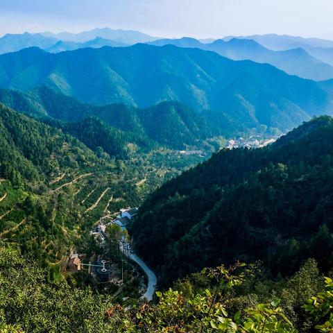 西安市位于什么方位