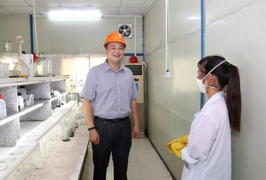 返乡创业9年，他已成为国内纳米材料制作行业的“扛把子”