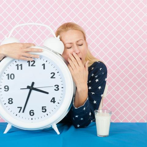 失眠的原因是什么，如何治疗失眠？