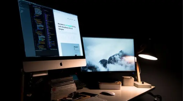 微信社交资料怎么隐藏 微博社交微信社交的区别