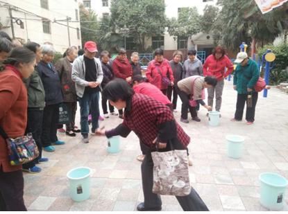 咸阳市福园社区举办重阳节趣味运动会