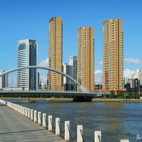 大连市和青岛市哪个大