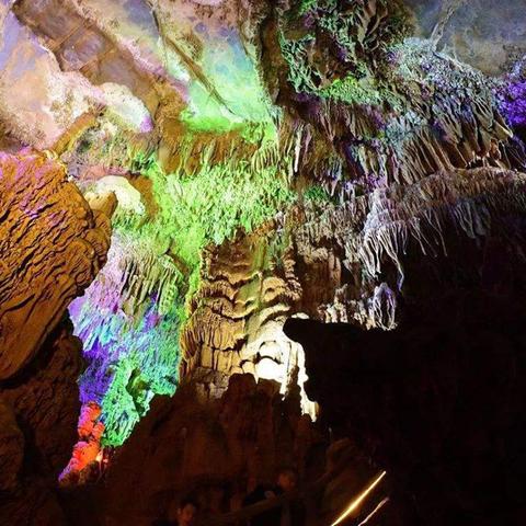 桂林市有哪个景区有爆布