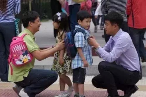 孩子不愿意打招呼是没礼貌吗