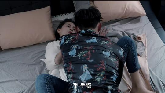 笑喷！《创业时代》angelababy把床戏演成撕名牌！全程迷之表情！