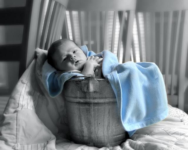 该怎样给宝宝穿衣保暖