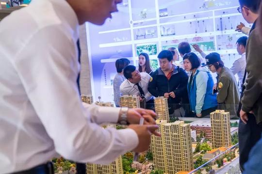 燕郊楼市沉浮录：房价“腰斩”，投资客被套牢，开发商资金链吃紧
