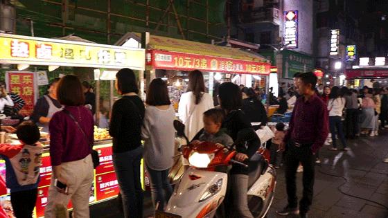 我们当地有什么美食（简单摆摊的美食有那种）