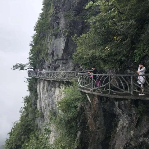 长沙市和凤凰古城哪个更值得去