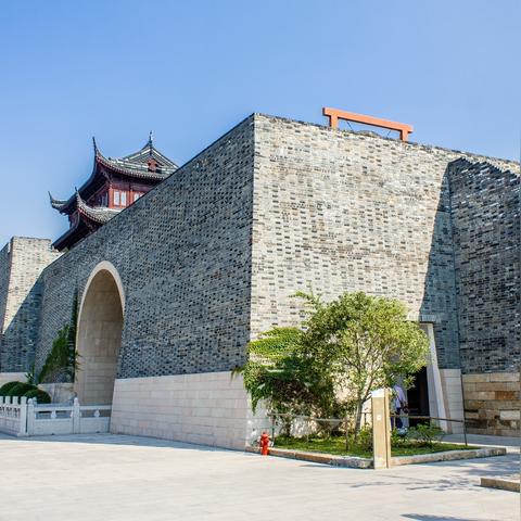 苏州市路中间的古城墙叫什么