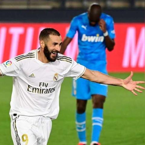 梦幻足球经理怎么开局