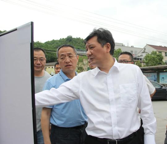 以“二次创业”为要求，加快推进征安、城改和政策处理工作