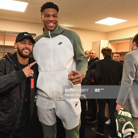 足球前锋怎么踢