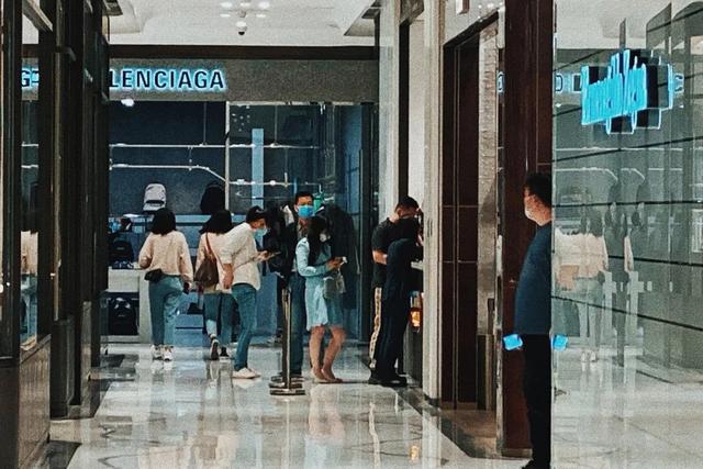 疫情后是报复性消费还是存钱