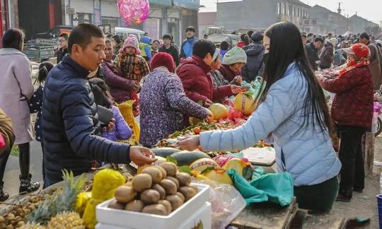 “摆地摊”涨粉破100万！生活有鱼赋能地摊直播经济，生活有鱼
