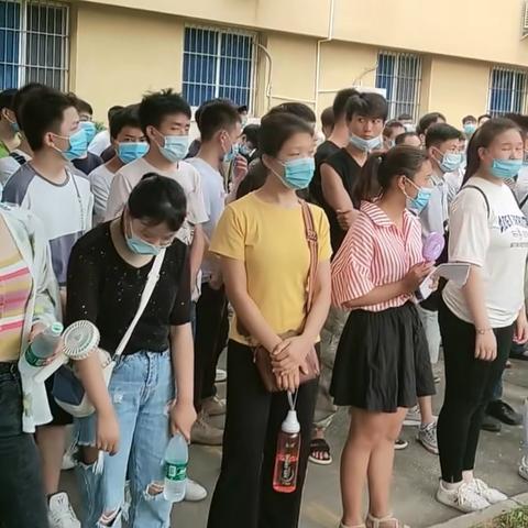 东莞市靠近哪些地方呢