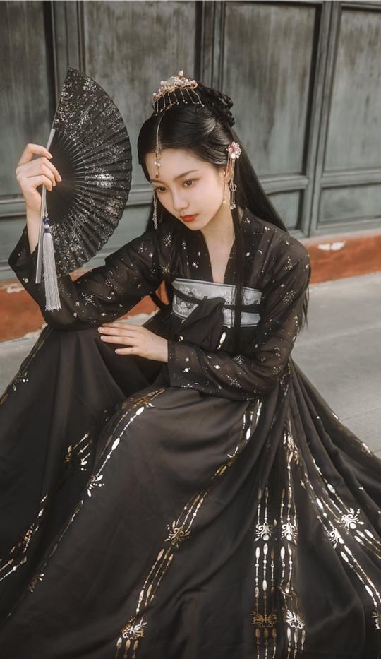 古风小姐姐，身穿汉服仙气飘飘，很有古典气质，美到你了吗？