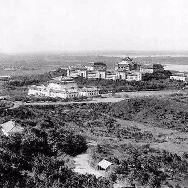 武汉为什么被称为“九省通衢”？