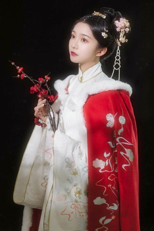 古风小姐姐，身穿汉服仙气飘飘，很有古典气质，美到你了吗？