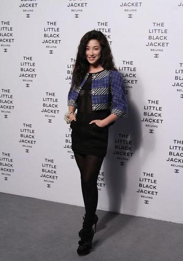  朱珠沙滩比基尼照片