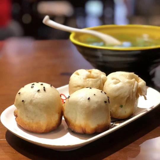 在上海必须要吃的老字号传统点心小吃店，你吃过几家？