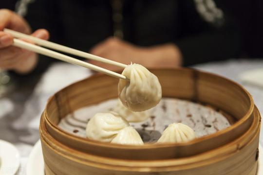 我打工的包子铺生意异常火，老板馅料的不传秘诀，你肯定想象不到
