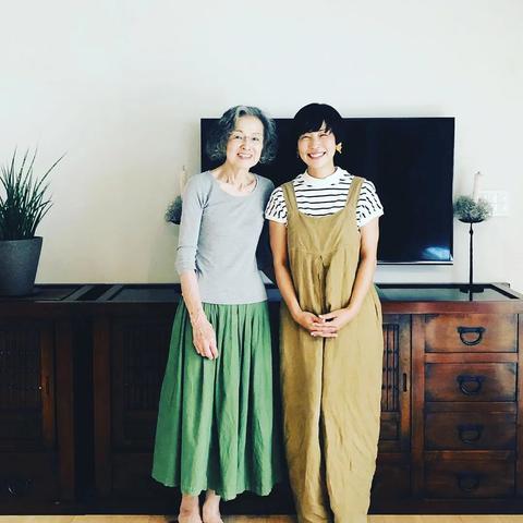 两公婆去别人家做客要分床睡吗？