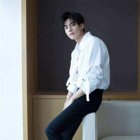 大连万达影城官网买口红的相关长尾关键词有哪些