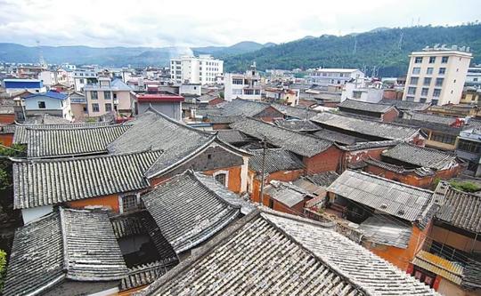 靠“石头”养活的村子，村民每天捡石头来赚钱，买房买车吃穿不愁